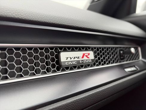 Used 2024 Honda Civic Type R image 42