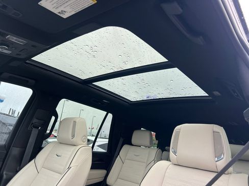 Used 2023 Cadillac Escalade Sport w/ Touring Package RWD image 33