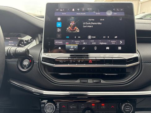 New 2026 Jeep Compass Latitude image 17