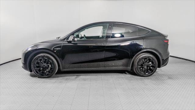 Used 2022 Tesla Model Y Long Range AWD/4WD image 3