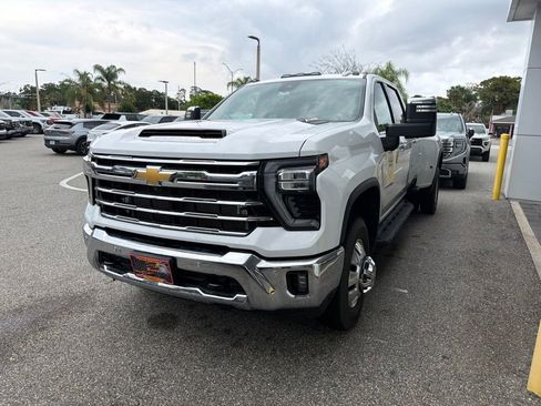 Used 2025 Chevrolet Silverado 3500 LTZ w/ LTZ Plus Package AWD/4WD image 5