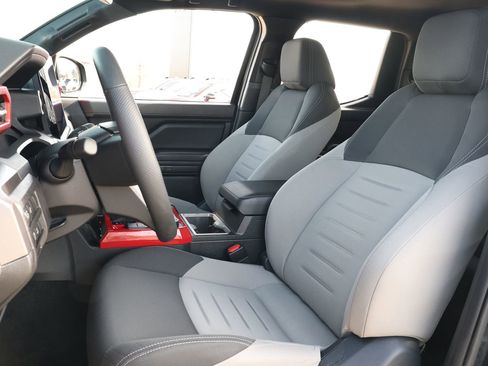 Used 2025 Toyota Tacoma TRD Sport w/ TRD Sport Upgrade Package image 30