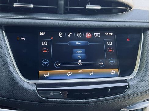 Used 2018 Cadillac XT5 Luxury w/ Driver Awareness Package image 26