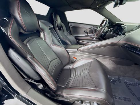 Used 2024 Chevrolet Corvette Stingray Premium Conv w/ Z51 Performance Package RWD image 25