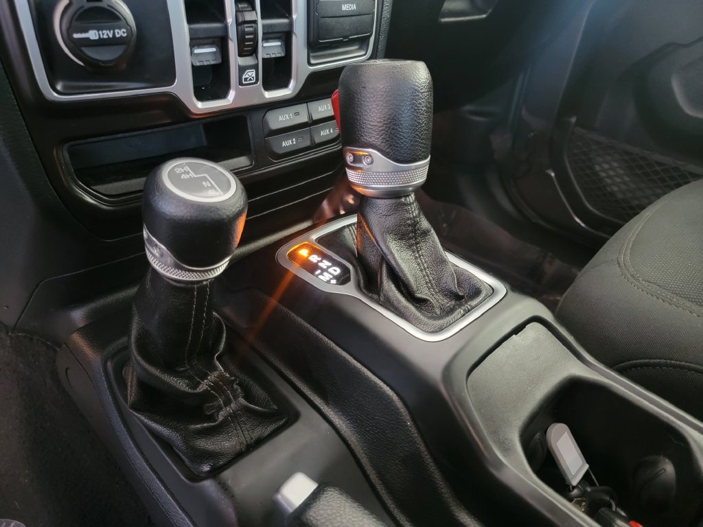 Used 2018 Jeep Wrangler Unlimited Sport S AWD/4WD image 18
