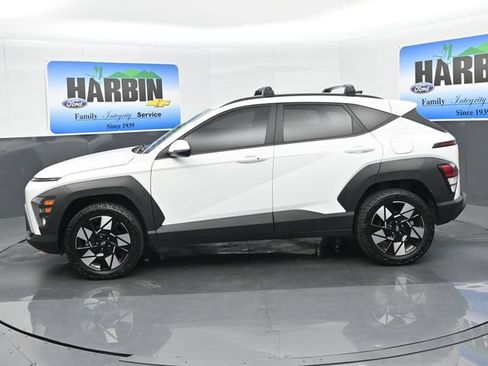 Used 2024 Hyundai Kona SEL AWD/4WD image 2