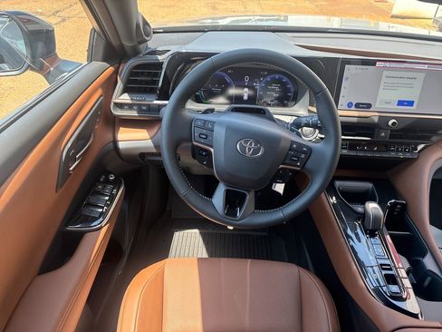 New 2026 Toyota Crown Signia AWD/4WD image 3