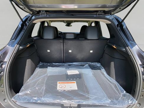 Used 2025 Nissan Kicks SR AWD/4WD image 7