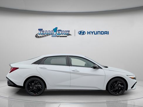 New 2026 Hyundai Elantra SEL Sport Premium image 9