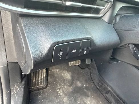 Used 2022 Hyundai Elantra SEL FWD image 14