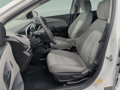 Used 2020 Chevrolet Sonic LT image 26