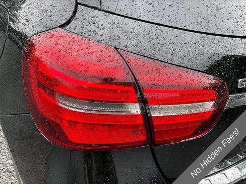 Used 2020 Mercedes-Benz GLA 250 4MATIC w/ Premium Package image 23
