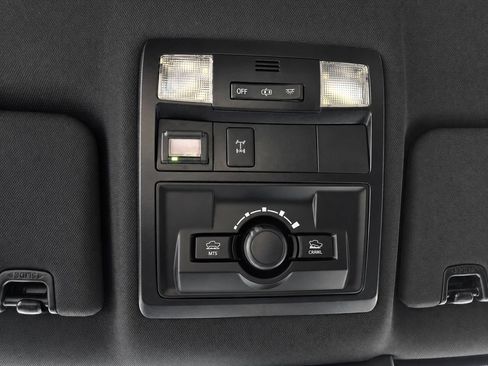Used 2021 Toyota Tacoma TRD Off-Road w/ Technology Package AWD/4WD image 34