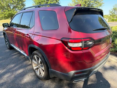 Used 2023 Honda Pilot Touring image 7