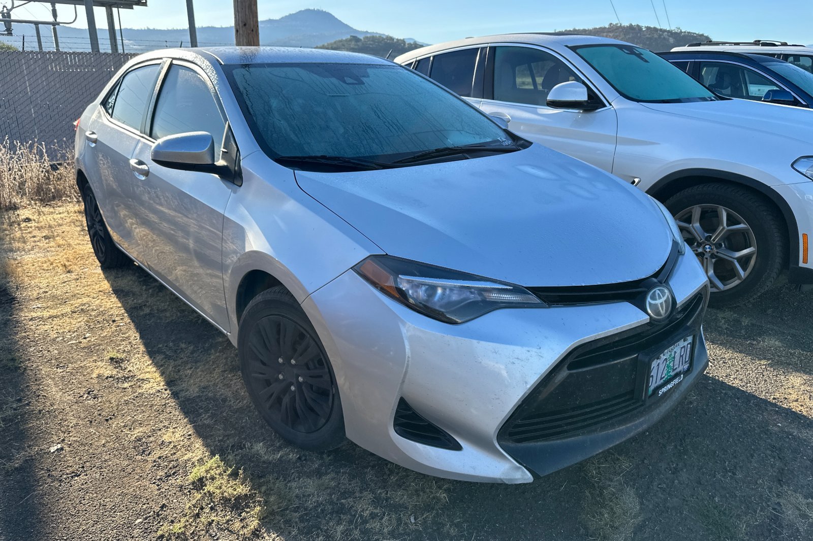 Used 2017 Toyota Corolla LE FWD image 2
