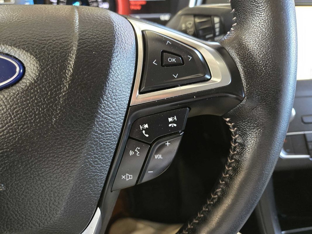 Used 2020 Ford Fusion SE w/ Equipment Group 151A FWD image 15