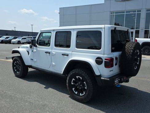 Used 2024 Jeep Wrangler Unlimited Rubicon 4xe AWD/4WD image 10