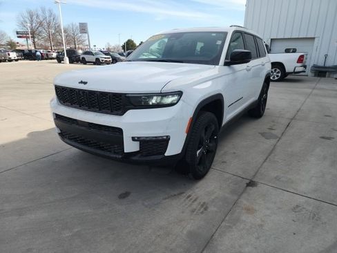 New 2025 Jeep Grand Cherokee L Limited w/ Luxury Tech Group II image 3