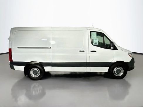Used 2022 Mercedes-Benz Sprinter 1500 image 8