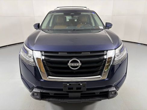 Used 2022 Nissan Pathfinder Platinum w/ Cargo Package image 3