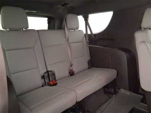 Used 2021 Chevrolet Suburban LT image 16