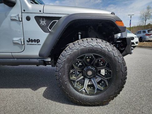 Used 2024 Jeep Wrangler Unlimited Sport image 3