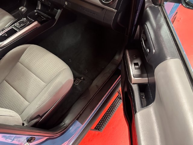 Certified 2019 Toyota Tacoma SR5 AWD/4WD image 15