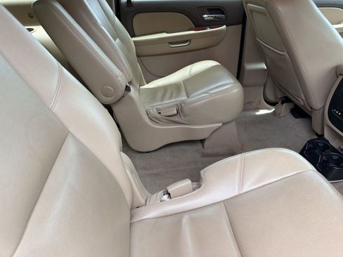 Used 2013 Chevrolet Suburban LTZ RWD image 29