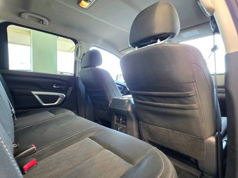 Used 2018 Nissan Titan SV w/ SV Convenience Package AWD/4WD image 31