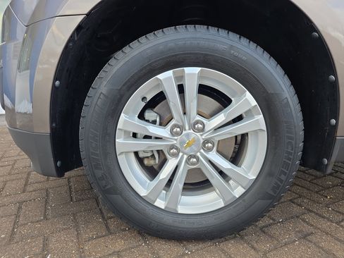 Used 2011 Chevrolet Equinox LT w/ Driver Convenience Package image 11