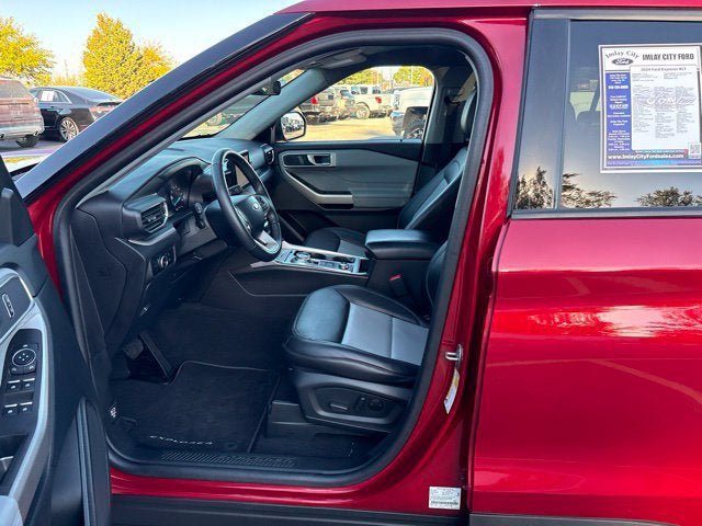 Used 2024 Ford Explorer XLT w/ Equipment Group 202A AWD/4WD image 21