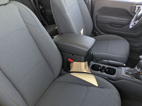 New 2025 Jeep Gladiator Sport image 7