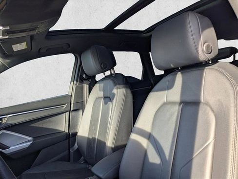 Used 2022 Audi Q3 2.0T Premium w/ Convenience Package image 18