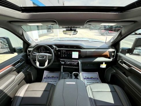 New 2025 GMC Sierra 2500 Denali w/ Denali Reserve Package image 2