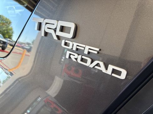 Used 2022 Toyota 4Runner TRD Off-Road image 18