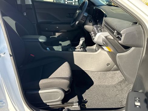 Used 2026 Hyundai Kona SE FWD image 13