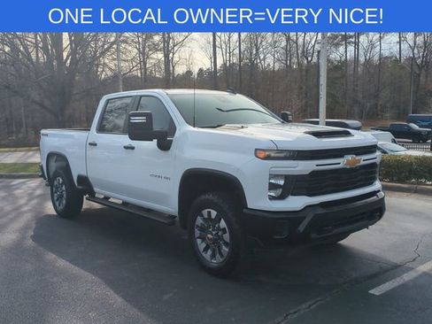 Used 2024 Chevrolet Silverado 2500 Custom w/ Custom Value Package image 7