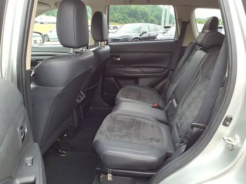 Used 2020 Mitsubishi Outlander AWD image 16