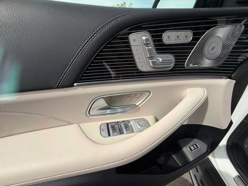 New 2026 Mercedes-Benz GLS 580 4MATIC image 16