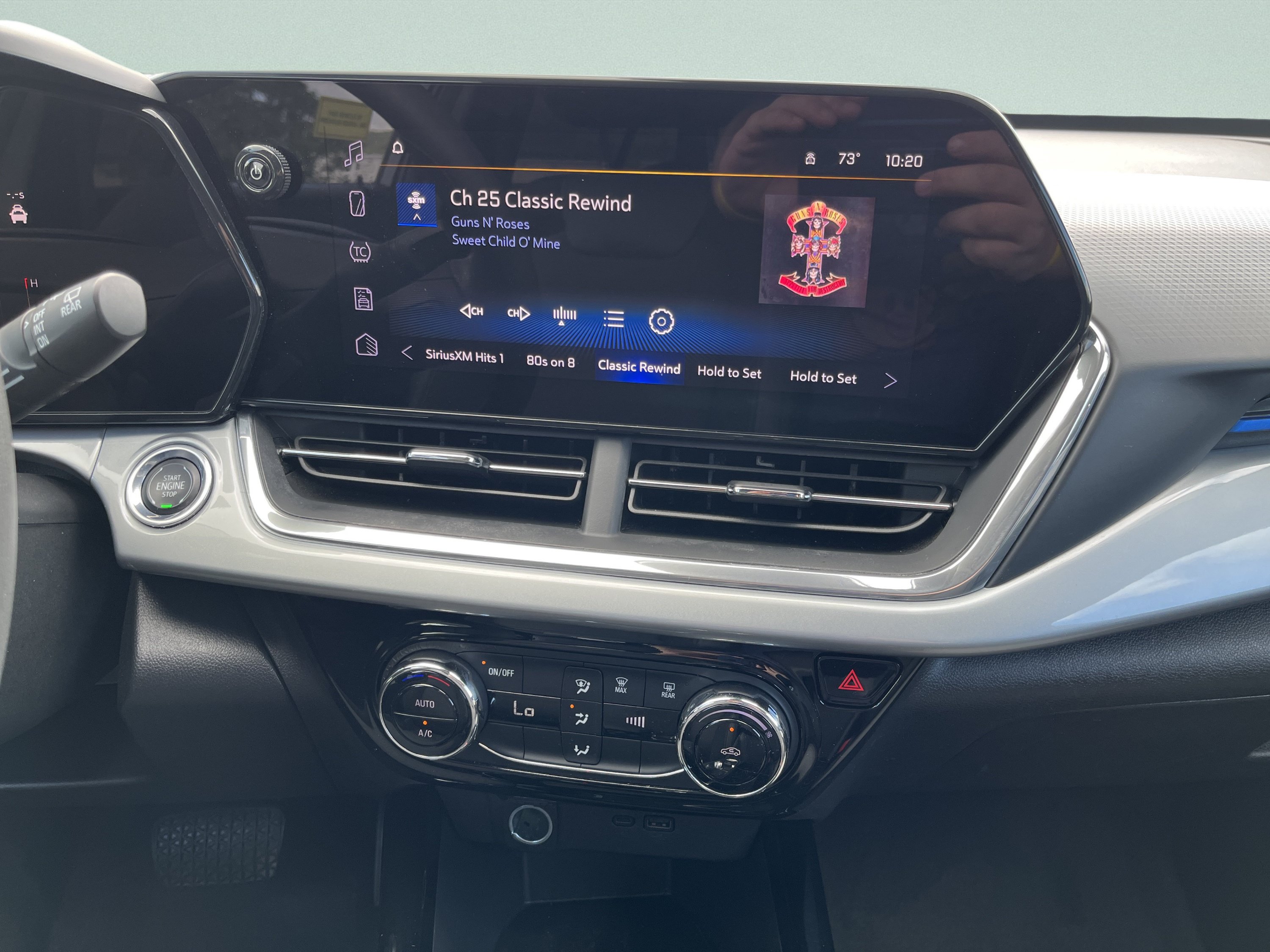 Used 2025 Chevrolet Trax LT FWD image 26