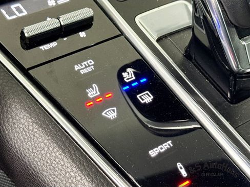 Used 2021 Porsche Panamera 4 AWD/4WD image 27