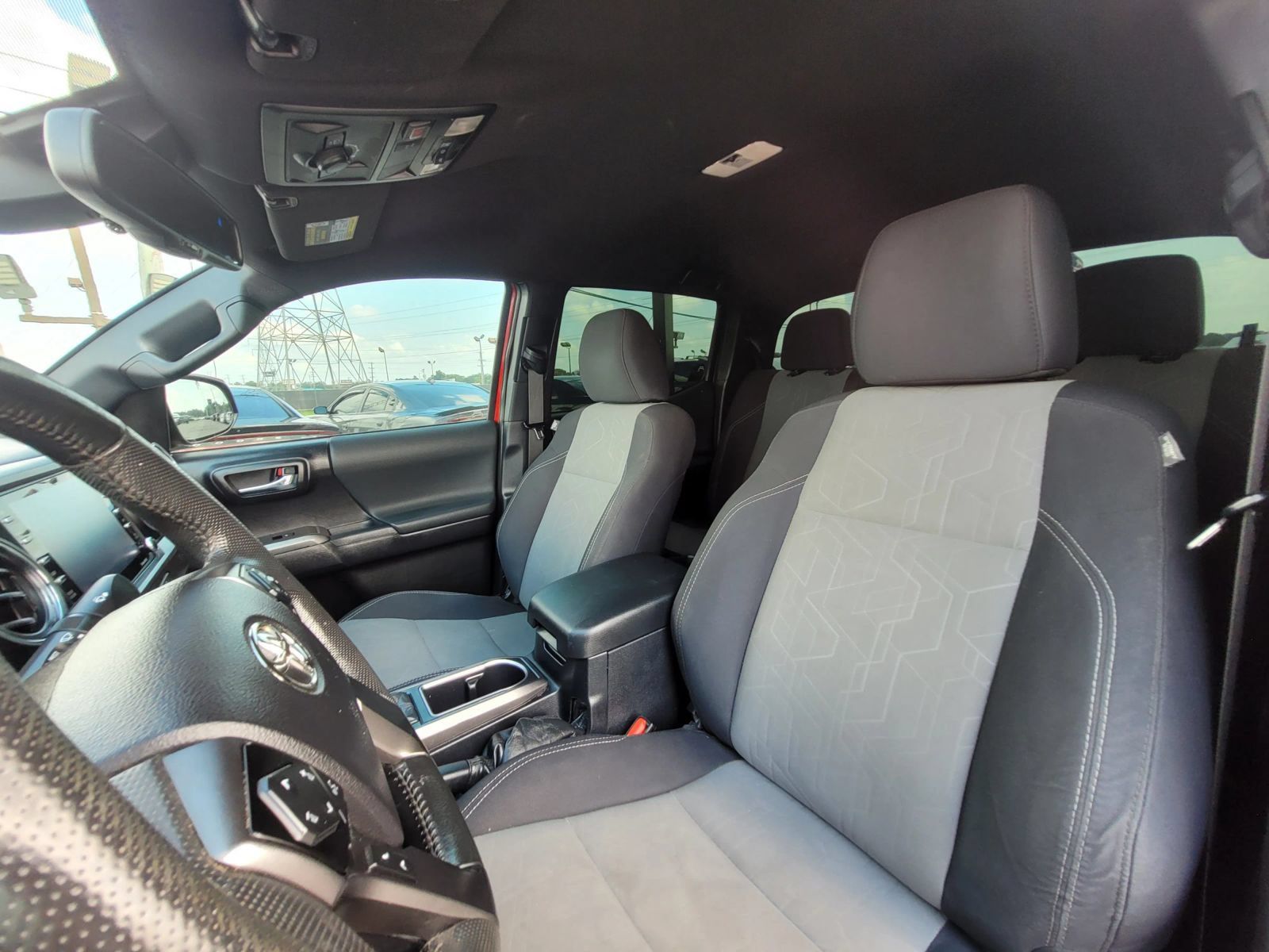 Used 2021 Toyota Tacoma TRD Off-Road AWD/4WD image 11