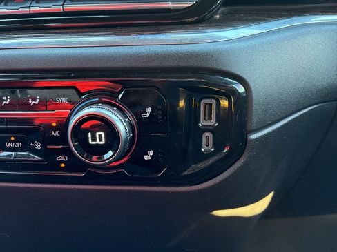 Used 2024 GMC Sierra 3500 SLE w/ SLE Value Package image 18