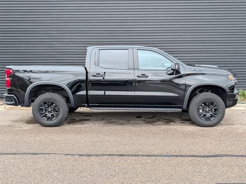 Used 2023 Chevrolet Silverado 1500 ZR2 w/ Technology Package image 26