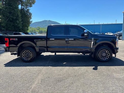 Used 2023 Ford F250 Platinum w/ FX4 Off-Road Package AWD/4WD image 9