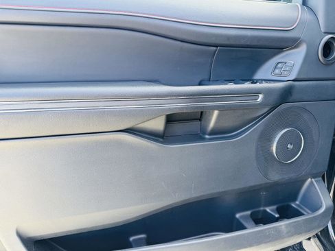 Used 2023 Ford Expedition Limited image 20