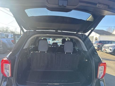 Used 2022 Ford Explorer Limited w/ Equipment Group 301A image 25