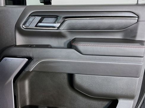 Used 2025 GMC Sierra 2500 AT4X image 38