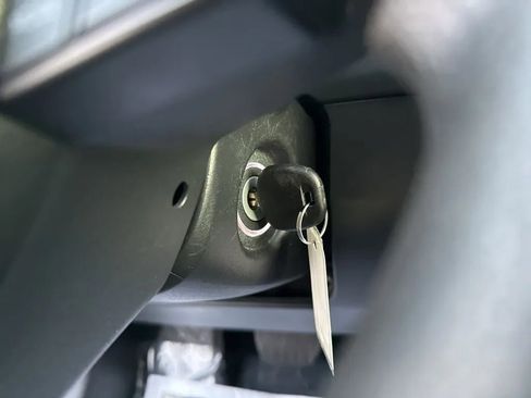 Used 2022 Toyota RAV4 LE image 20