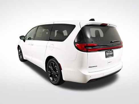 New 2026 Chrysler Pacifica Select image 5